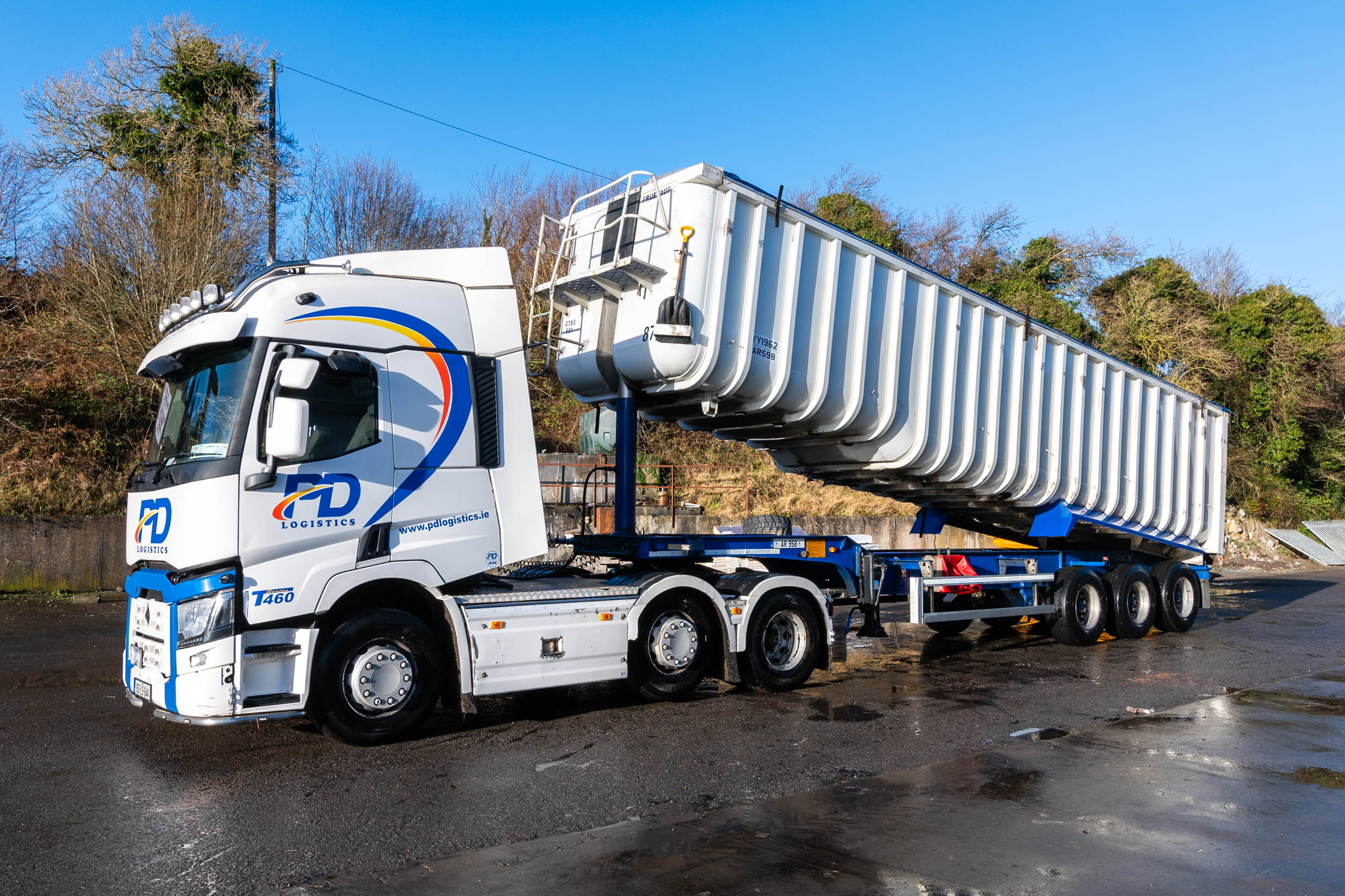 PD Logistics bulk tipper truck