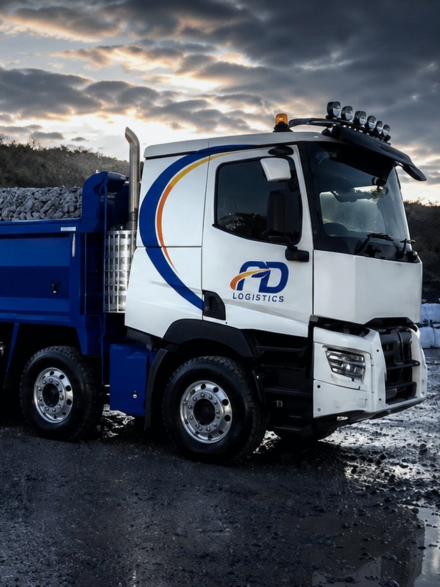 PD Logistics rigged tipper truck