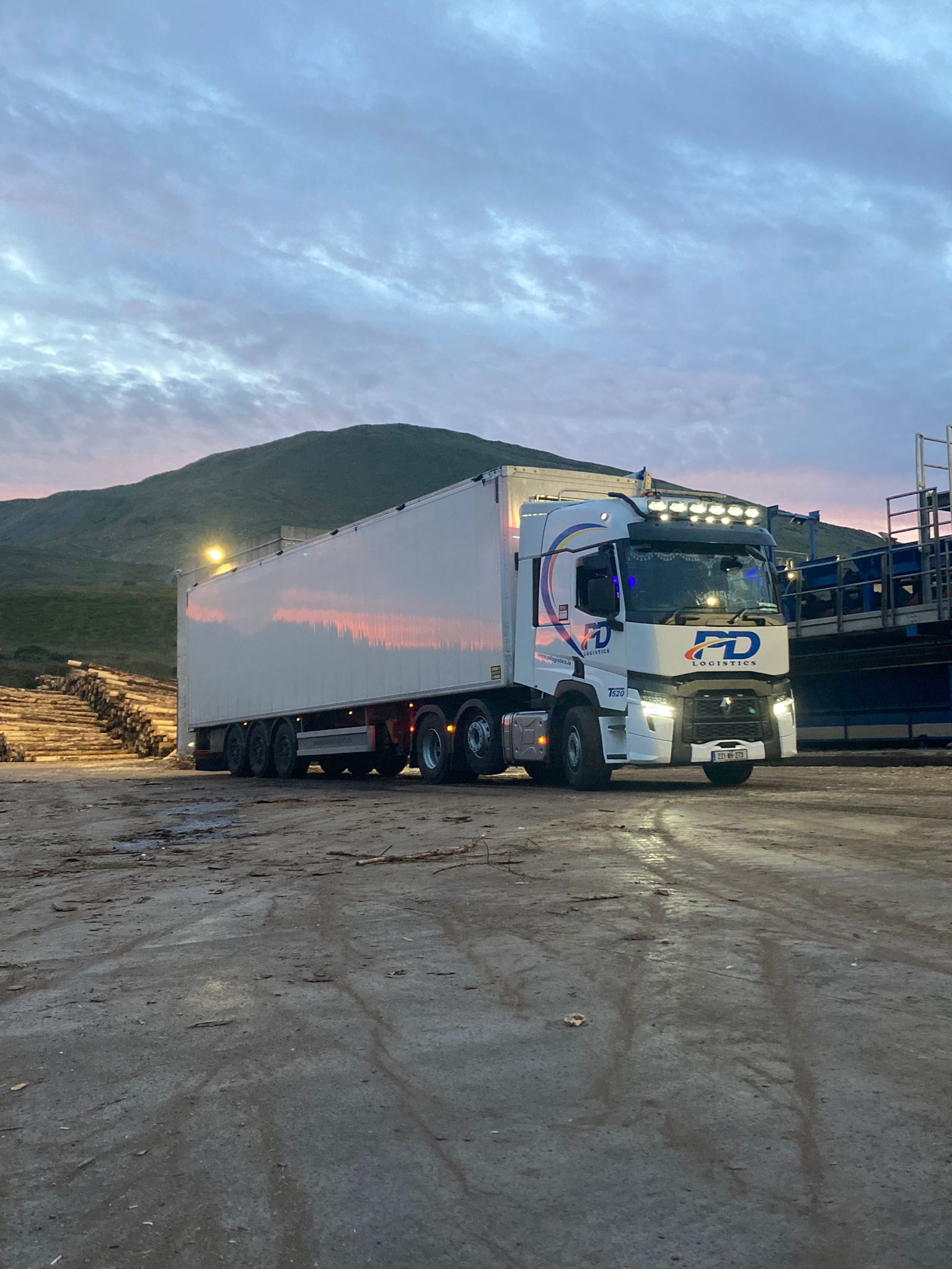 PD Logistics walking floor trailer
